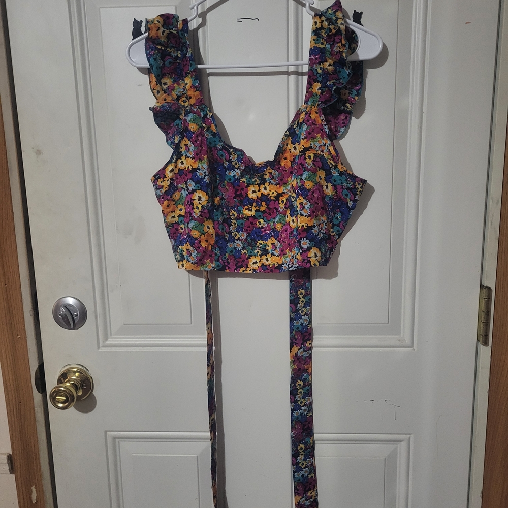 Floral Ruffle Sleeve Top - Picture 2 of 4